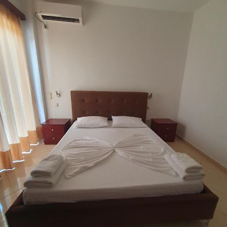 Hotel Afrodite Dhermi Ngoại thất bức ảnh