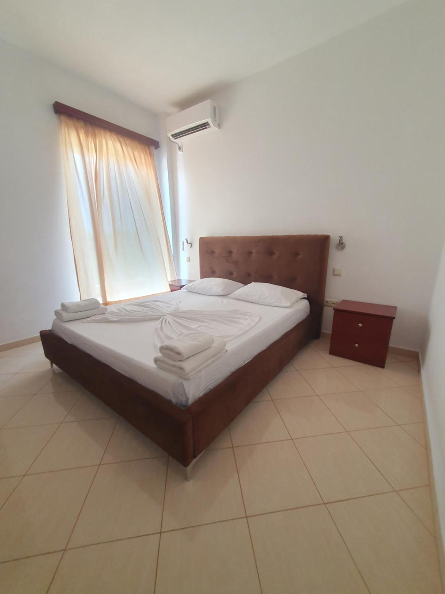 Hotel Afrodite Dhermi Ngoại thất bức ảnh