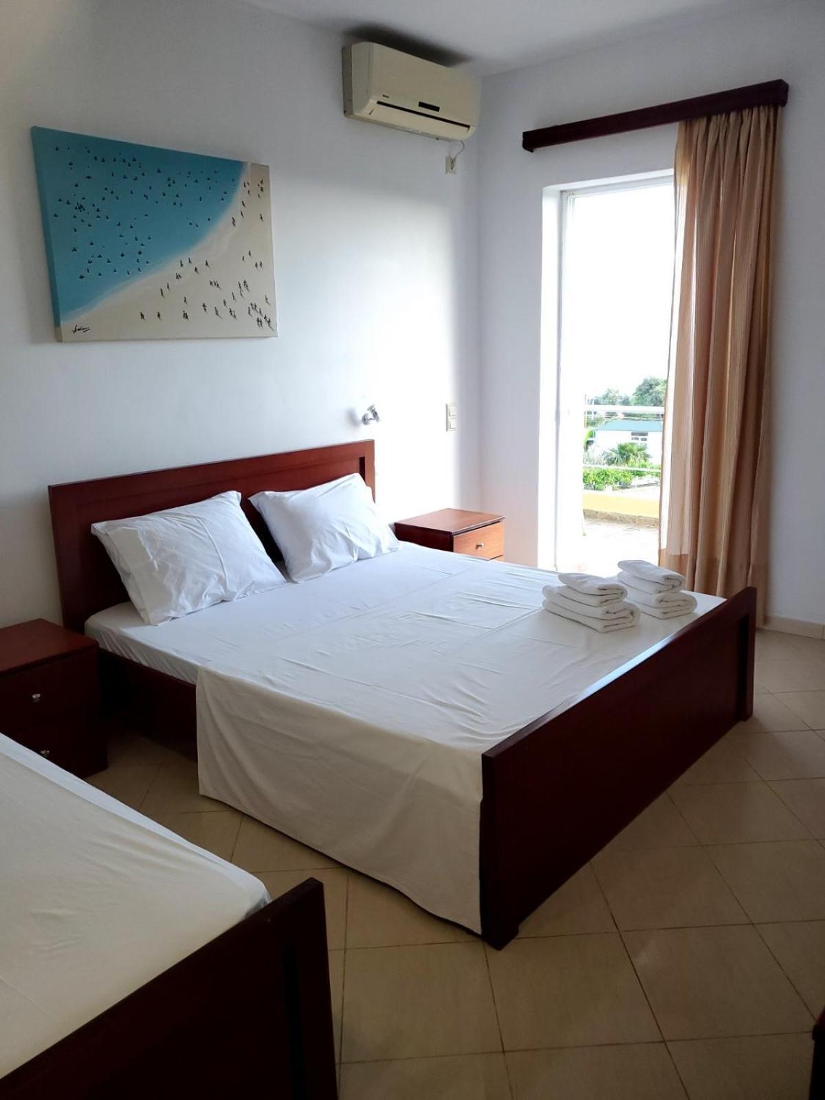 Hotel Afrodite Dhermi Ngoại thất bức ảnh