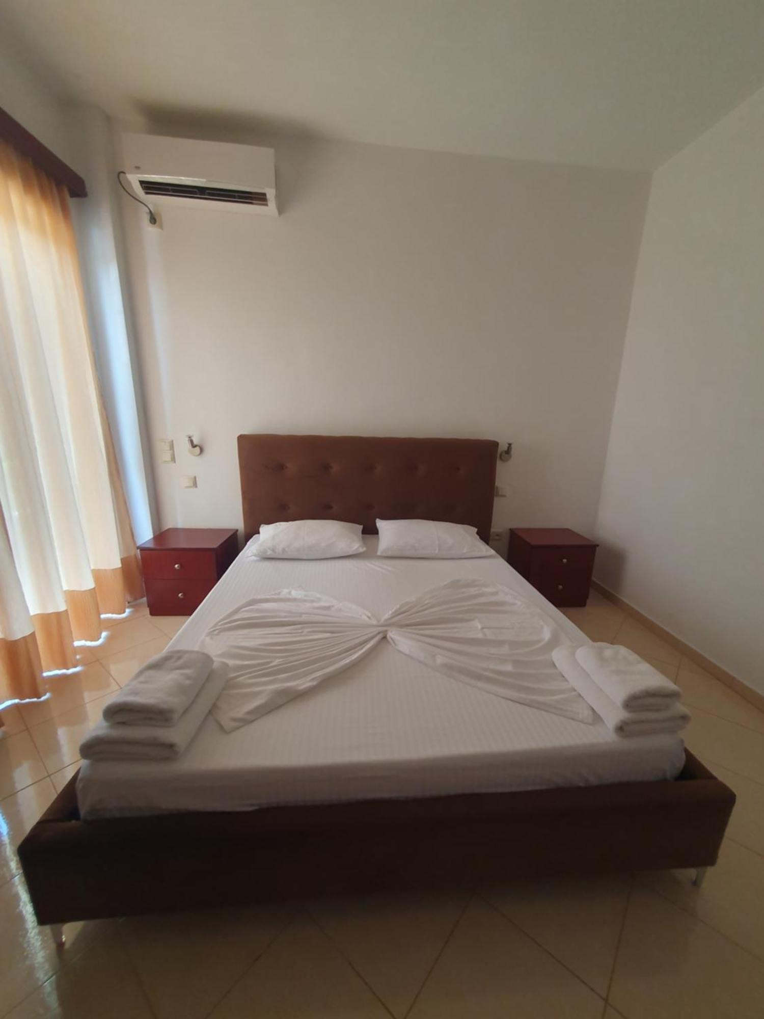 Hotel Afrodite Dhermi Ngoại thất bức ảnh