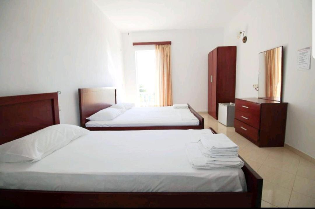 Hotel Afrodite Dhermi Ngoại thất bức ảnh