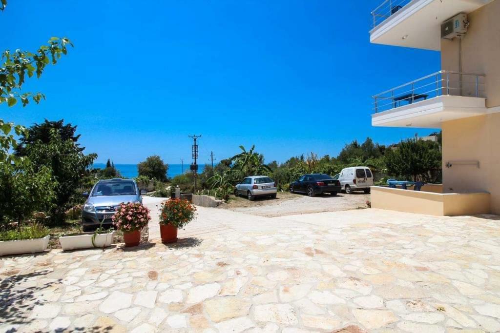 Hotel Afrodite Dhermi Ngoại thất bức ảnh