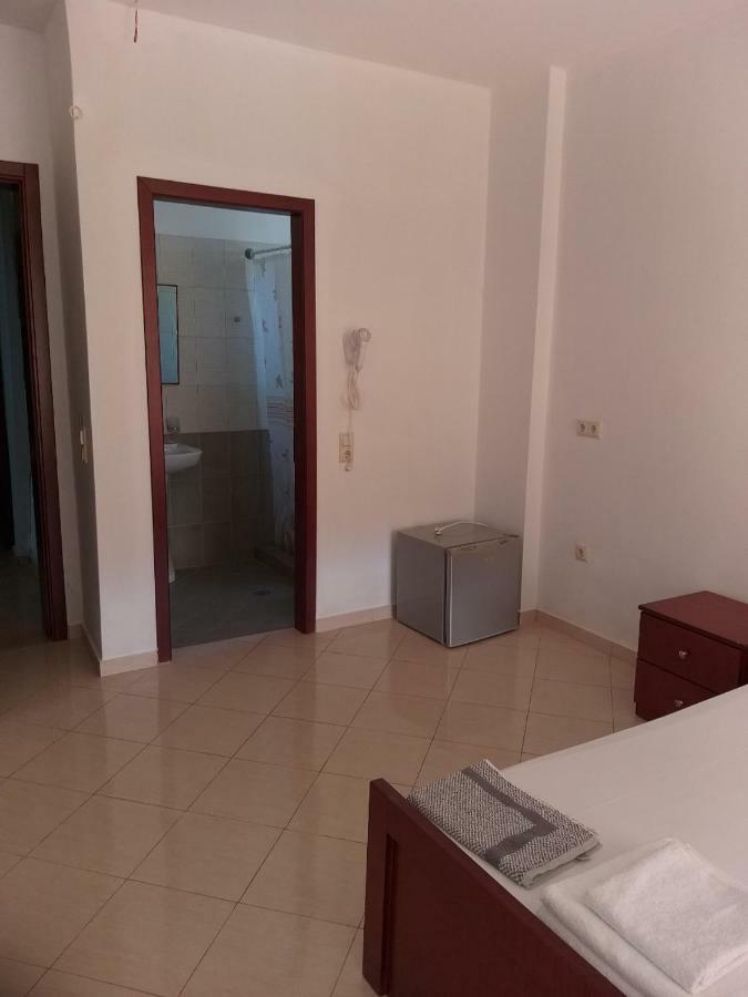 Hotel Afrodite Dhermi Ngoại thất bức ảnh
