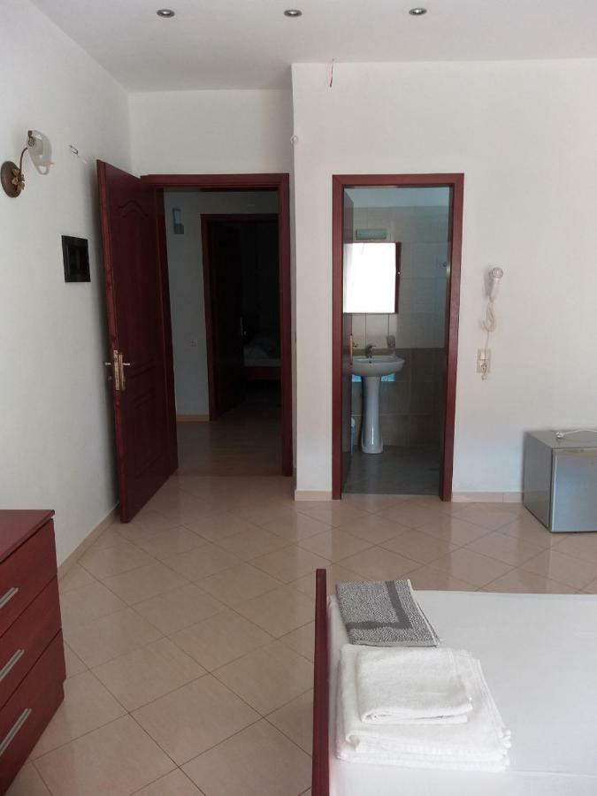 Hotel Afrodite Dhermi Ngoại thất bức ảnh