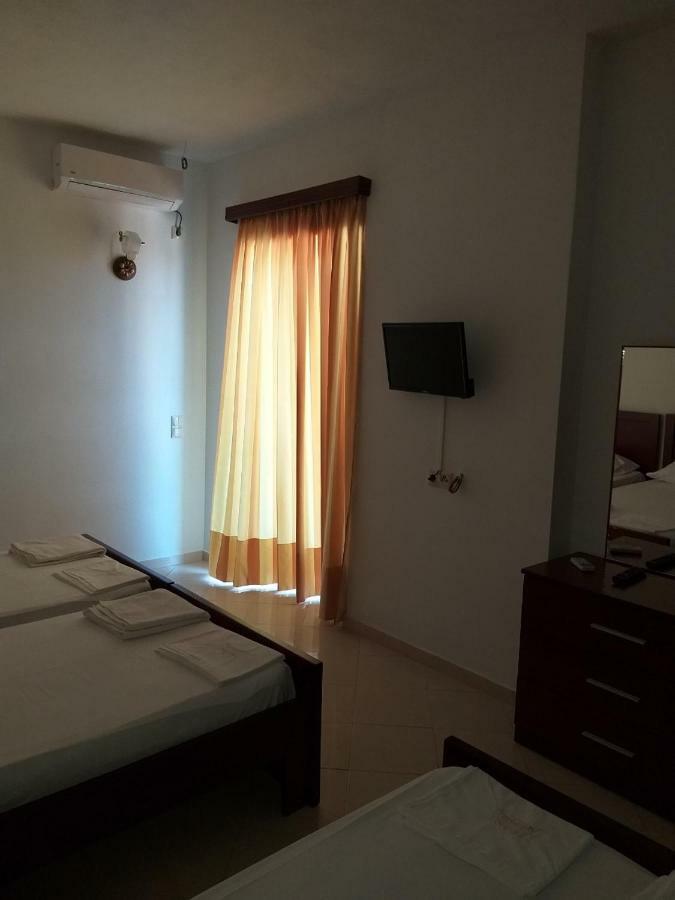 Hotel Afrodite Dhermi Ngoại thất bức ảnh