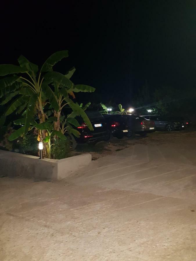 Hotel Afrodite Dhermi Ngoại thất bức ảnh